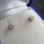プラチナダイヤピアス