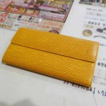 ルイヴィトン黄エピ長財布10-